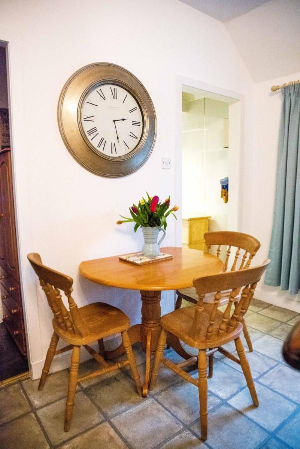 Standing Stones Cottage Арброт Екстериор снимка